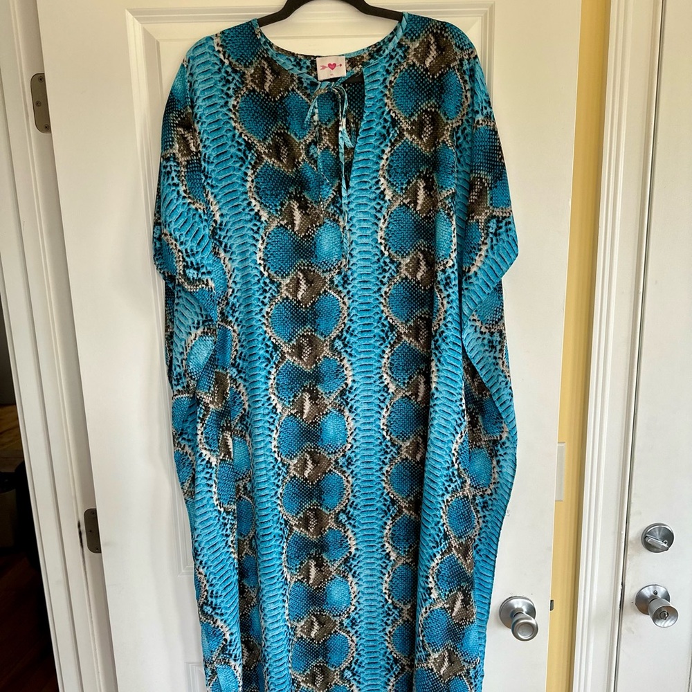Buddy Love maxi tunic dress! Size M/L worn once. Blue python print.